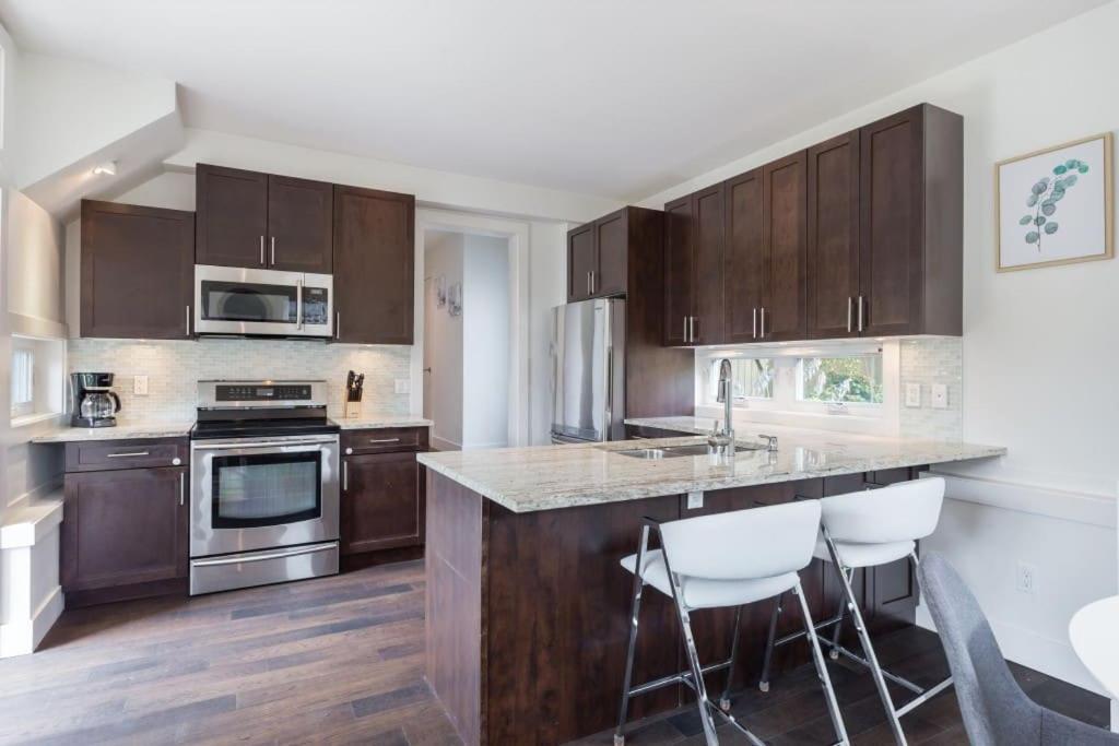 Villa West Coast Luxury Living Vancouver Exterior foto
