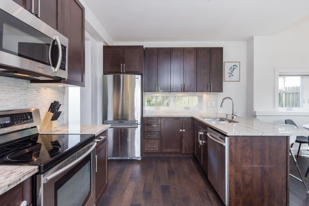 Villa West Coast Luxury Living Vancouver Exterior foto