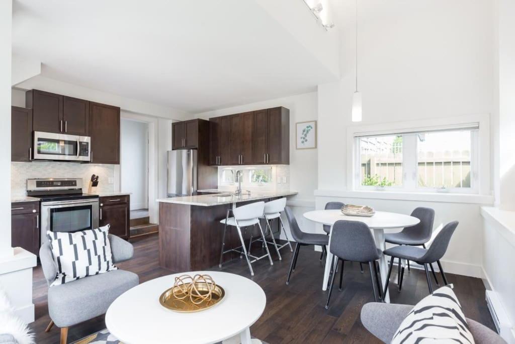 Villa West Coast Luxury Living Vancouver Exterior foto