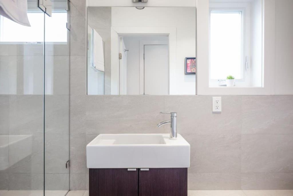 Villa West Coast Luxury Living Vancouver Exterior foto