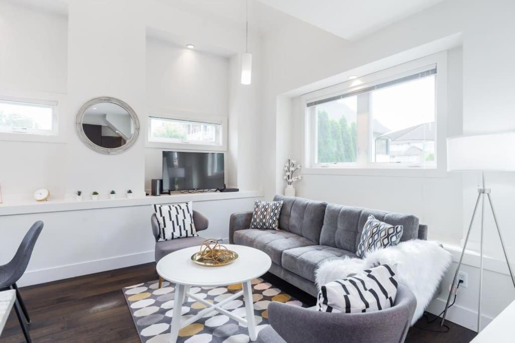 Villa West Coast Luxury Living Vancouver Exterior foto